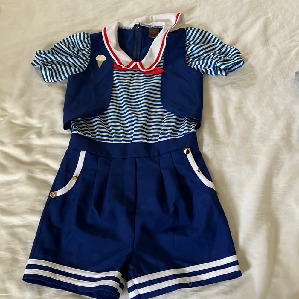 Stranger Things (season 3) Robin’s ice cream uniform. Halloween costume.